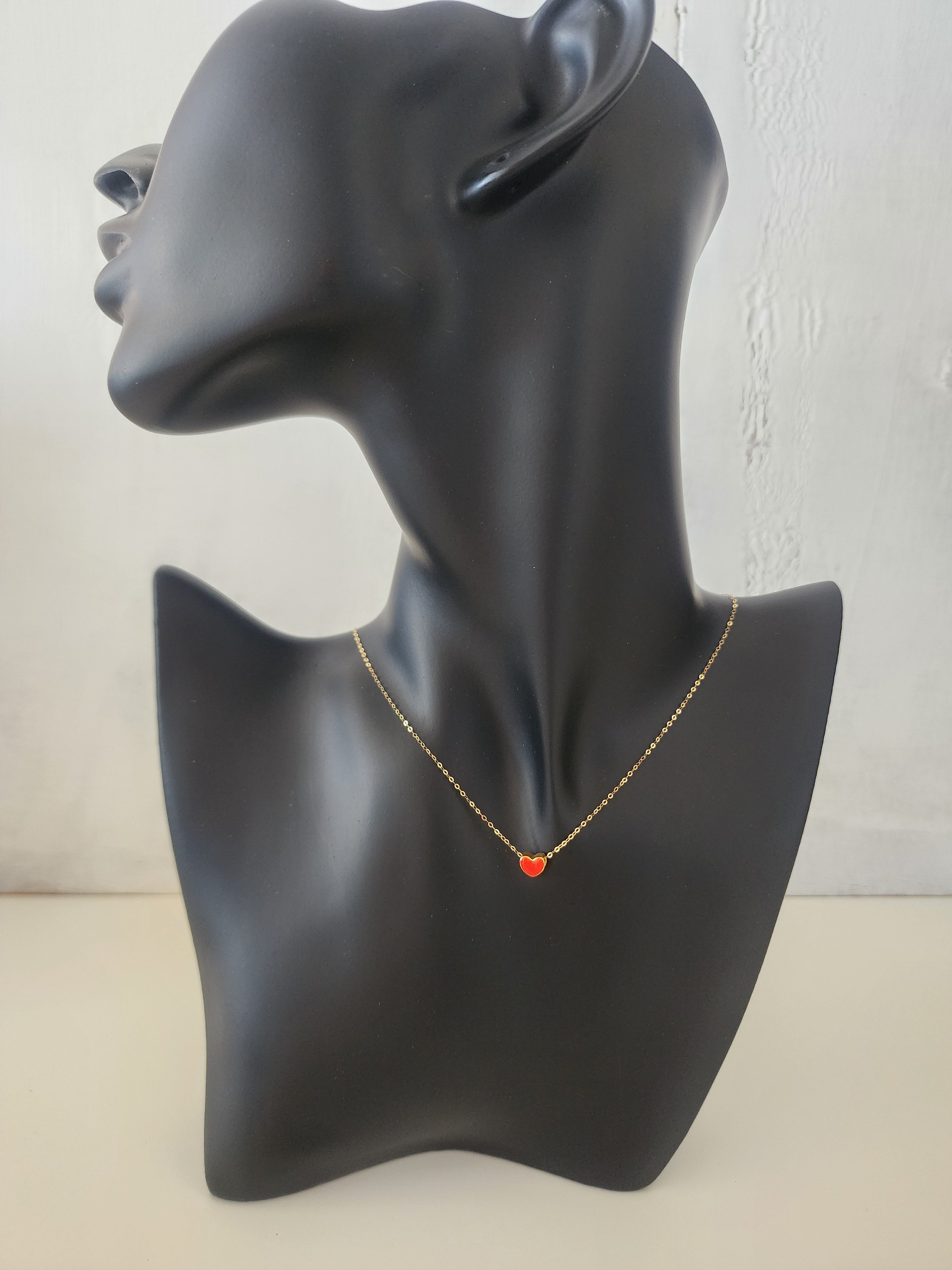 Collar de Oro 18K y colgante Oro 18K forma de corazón piedra natural