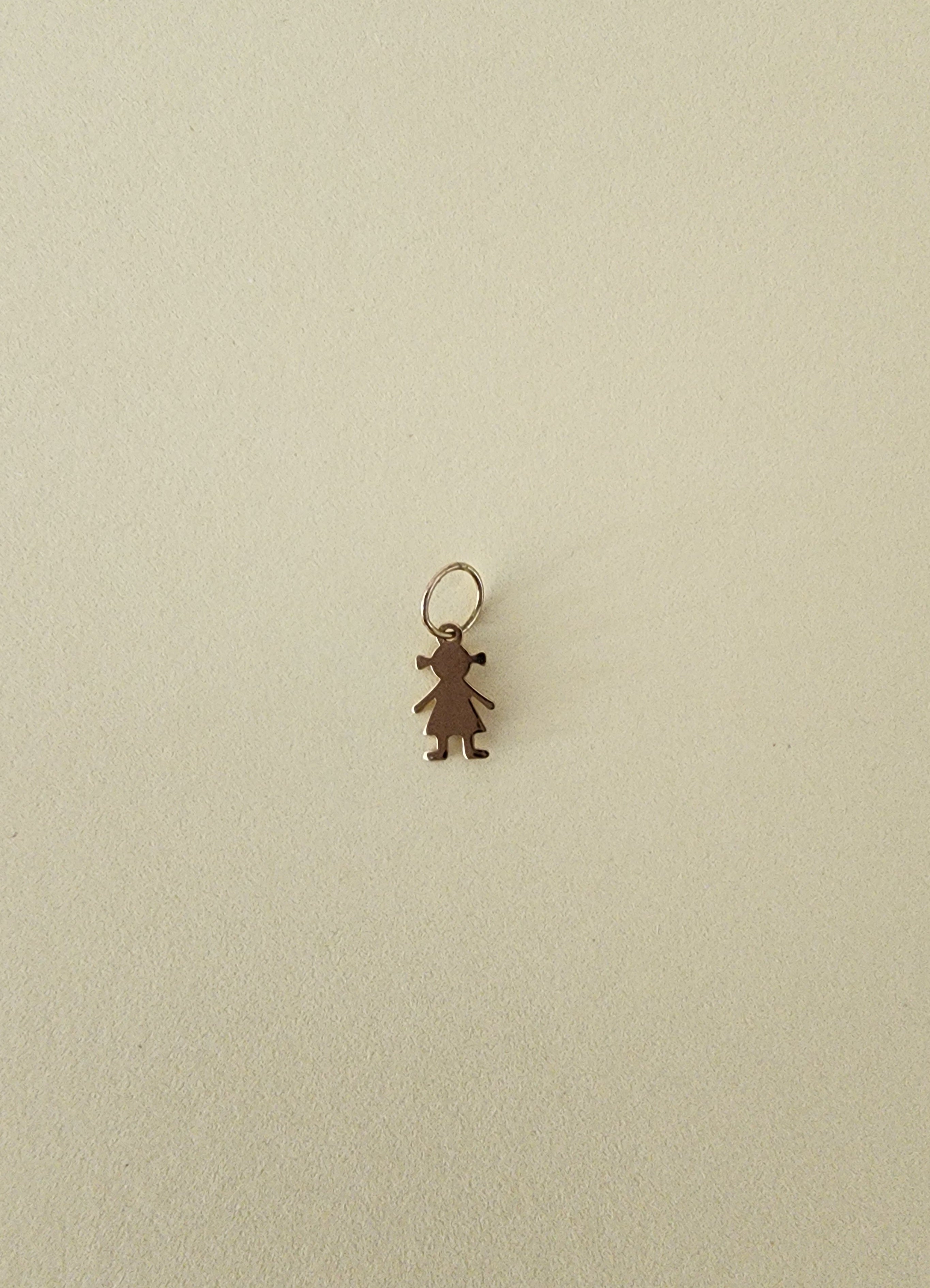 Colgante pequeño niña Oro 18k