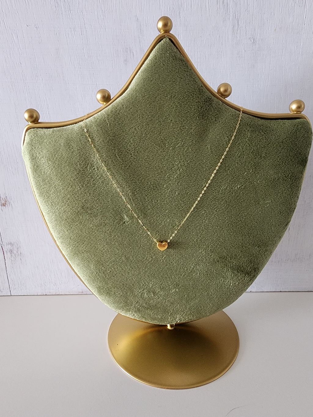 Collar de oro 18K con colgante en forma de corazón de oro 18k