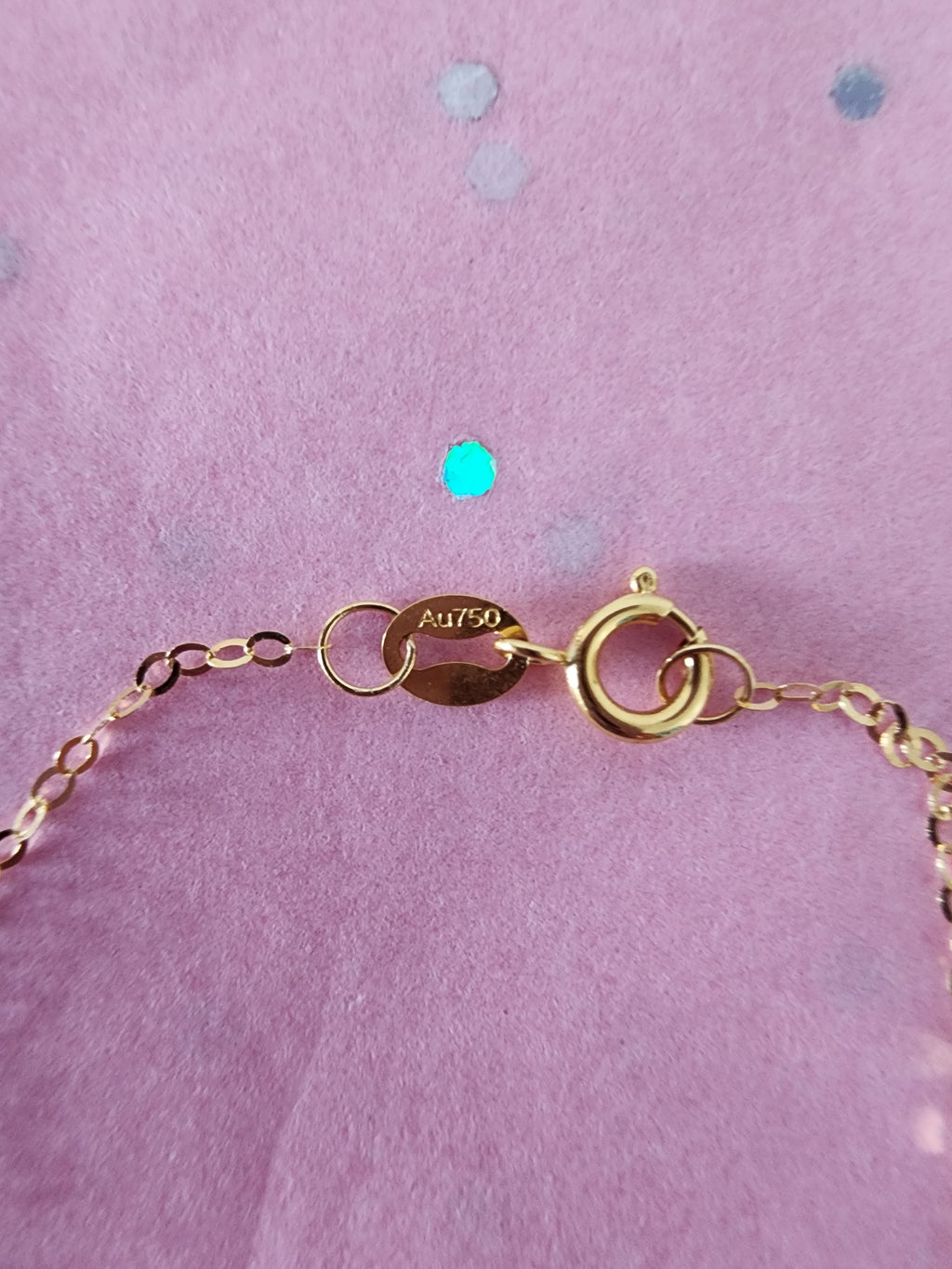 Collar de Oro 18K y colgante Oro 18K forma de corazón piedra natural