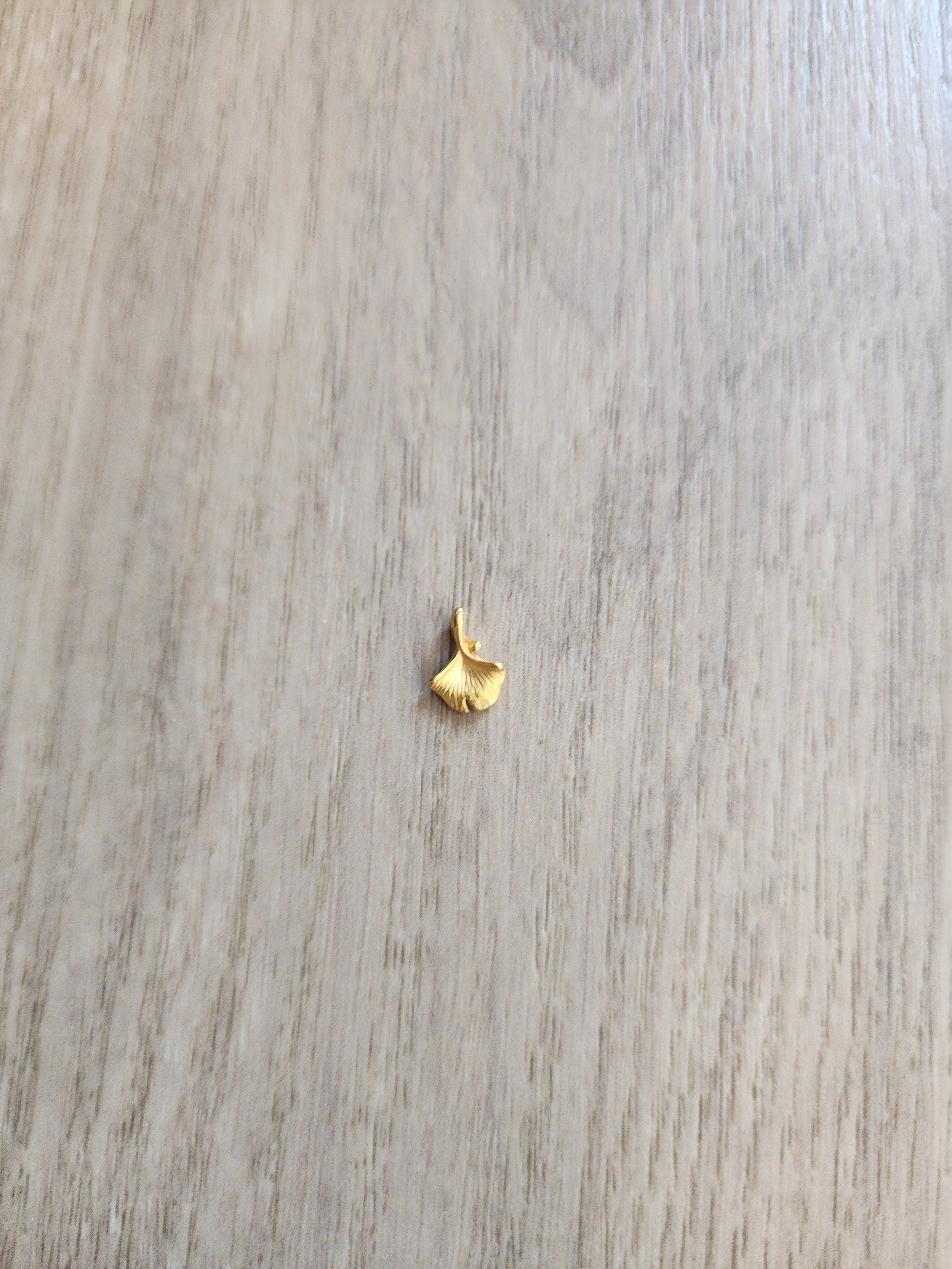 Colgante Oro 24k hoja de ginkgo