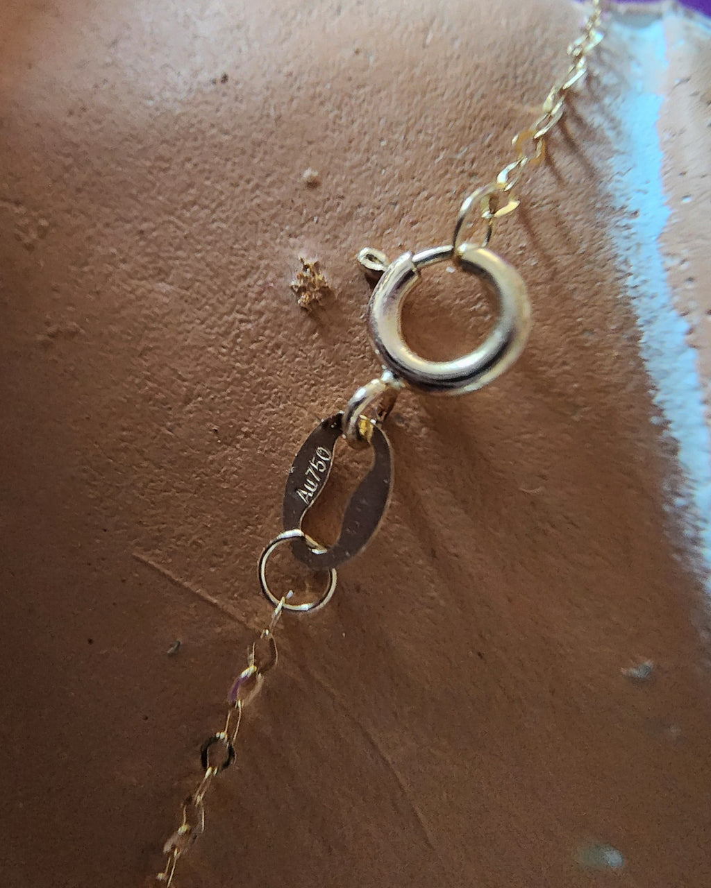 Collar de oro 18K con piedra natural roja en forma de corazón