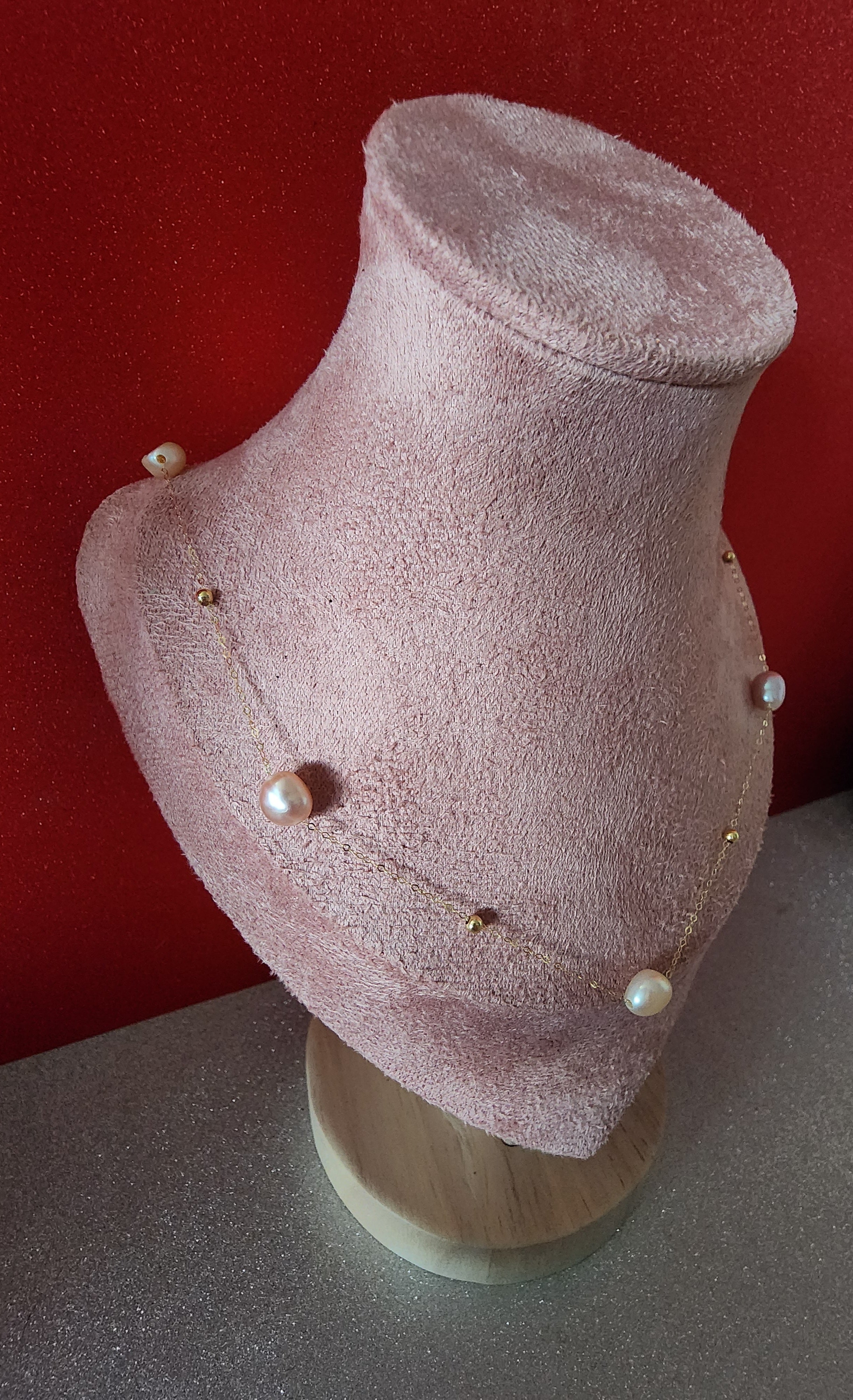 Collar de oro 18K con perlas de agua dulce colores suaves