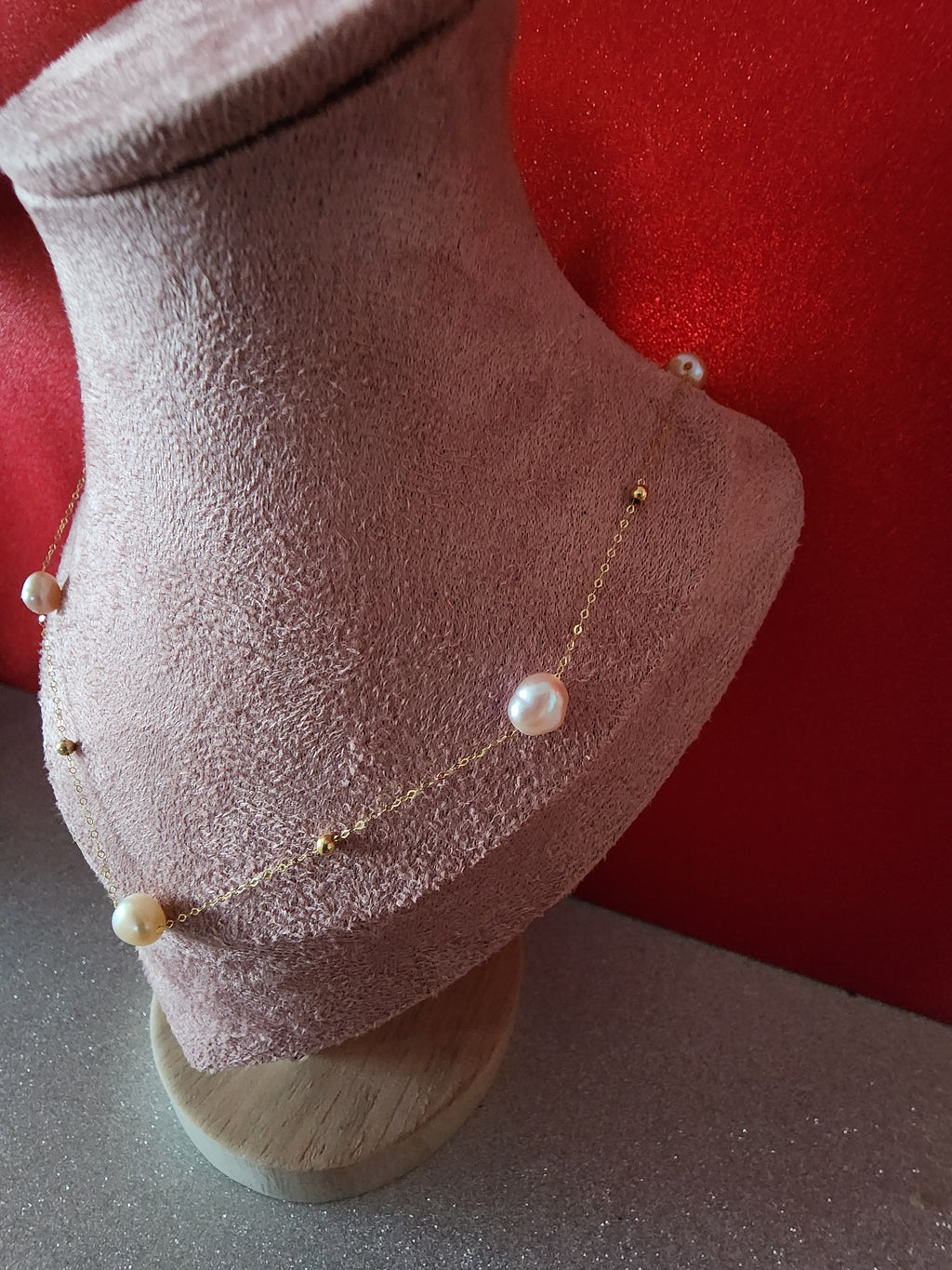 Collar de oro 18K con perlas de agua dulce colores suaves
