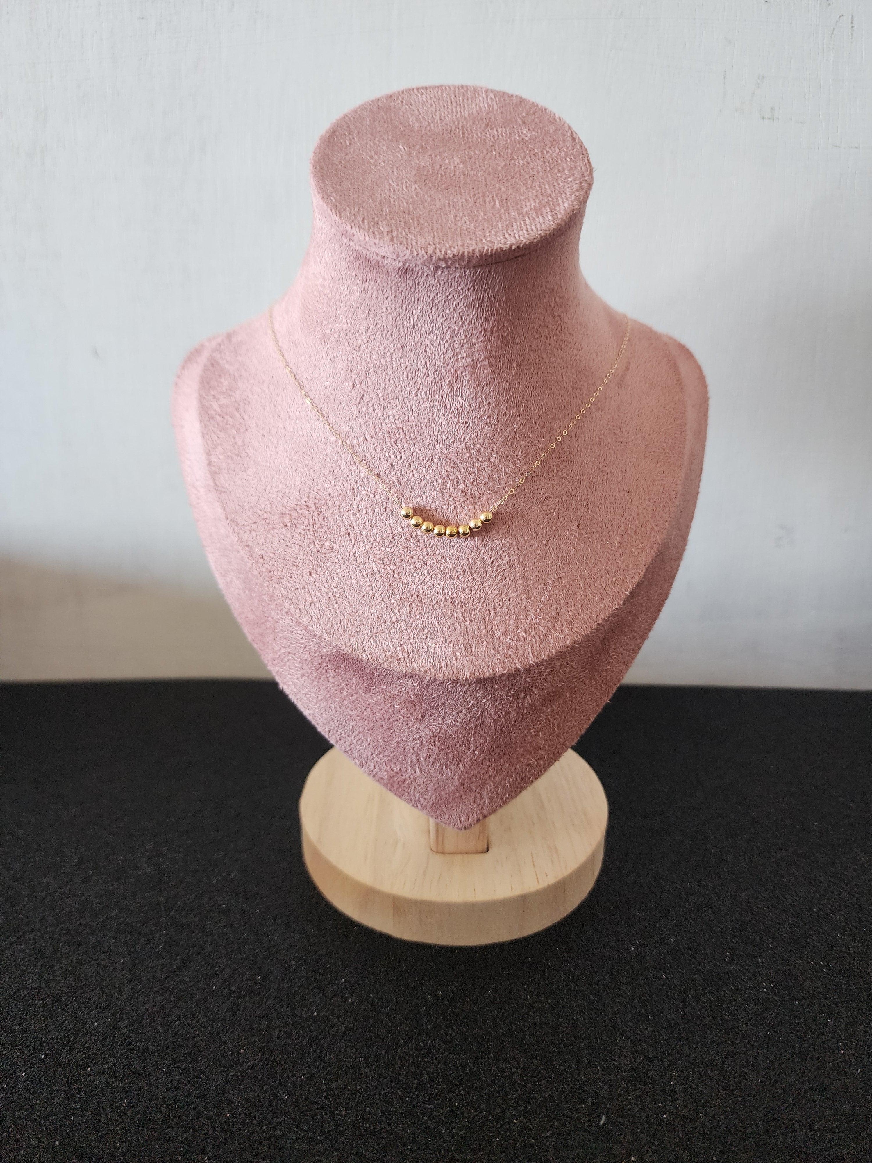 Collar de Oro 18K con 8 bolitas en Arco Oro 18k